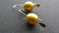 sunflower yellow pearl earrings. freshwater pearl drop earrings. modern pearl jewellery. splurge.
