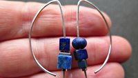 asymmetrical lapis lazuli earrings in sterling silver. modern blue earrings. blue gemstone jewelry. hematite jewellery.