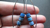 light blue lapis lazuli earrings with hematite. hypoallergenic niobium for sensitive ears. lapis lazuli jewellery.