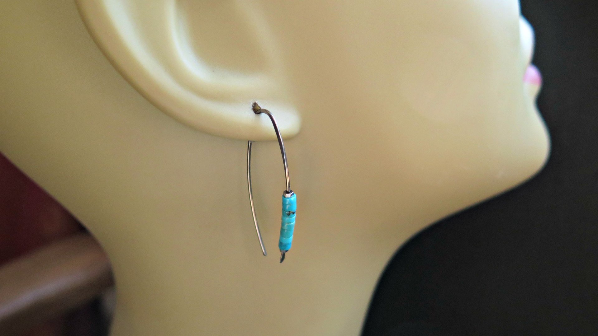 hypoallergenic turquoise earrings. niobium jewelry for sensitive ears. natural turquoise gemstones. nickel free earrings.