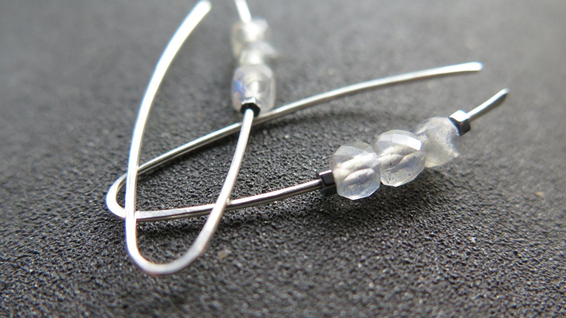 labradorite earrings with flash made with sterling silver wire. modern gemstone jewelry. Canadian made labradorite jewellery.