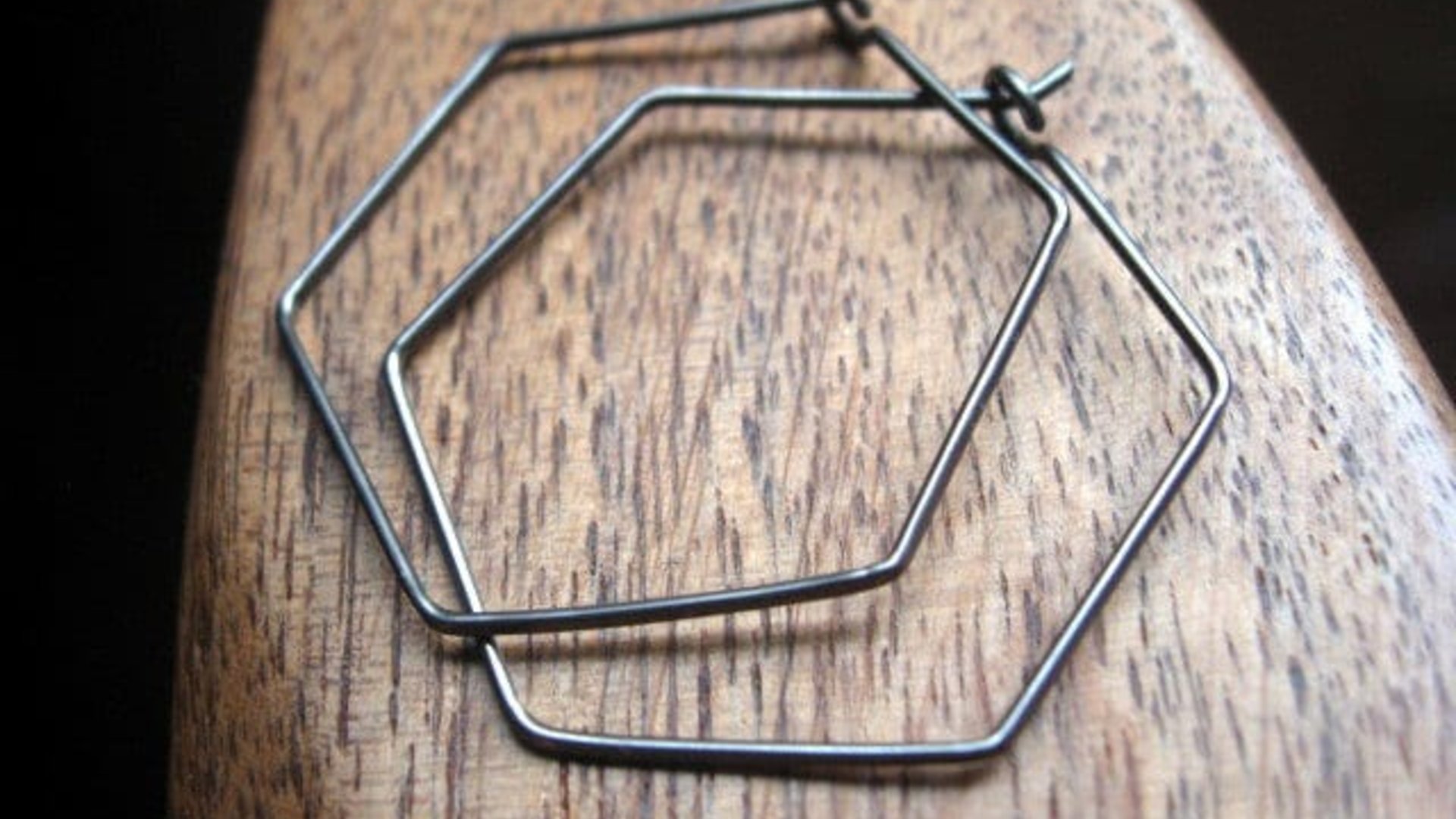 hexagon earrings. niobium hoops for sensitive ears. geometric hoops. niobium wire jewelry.