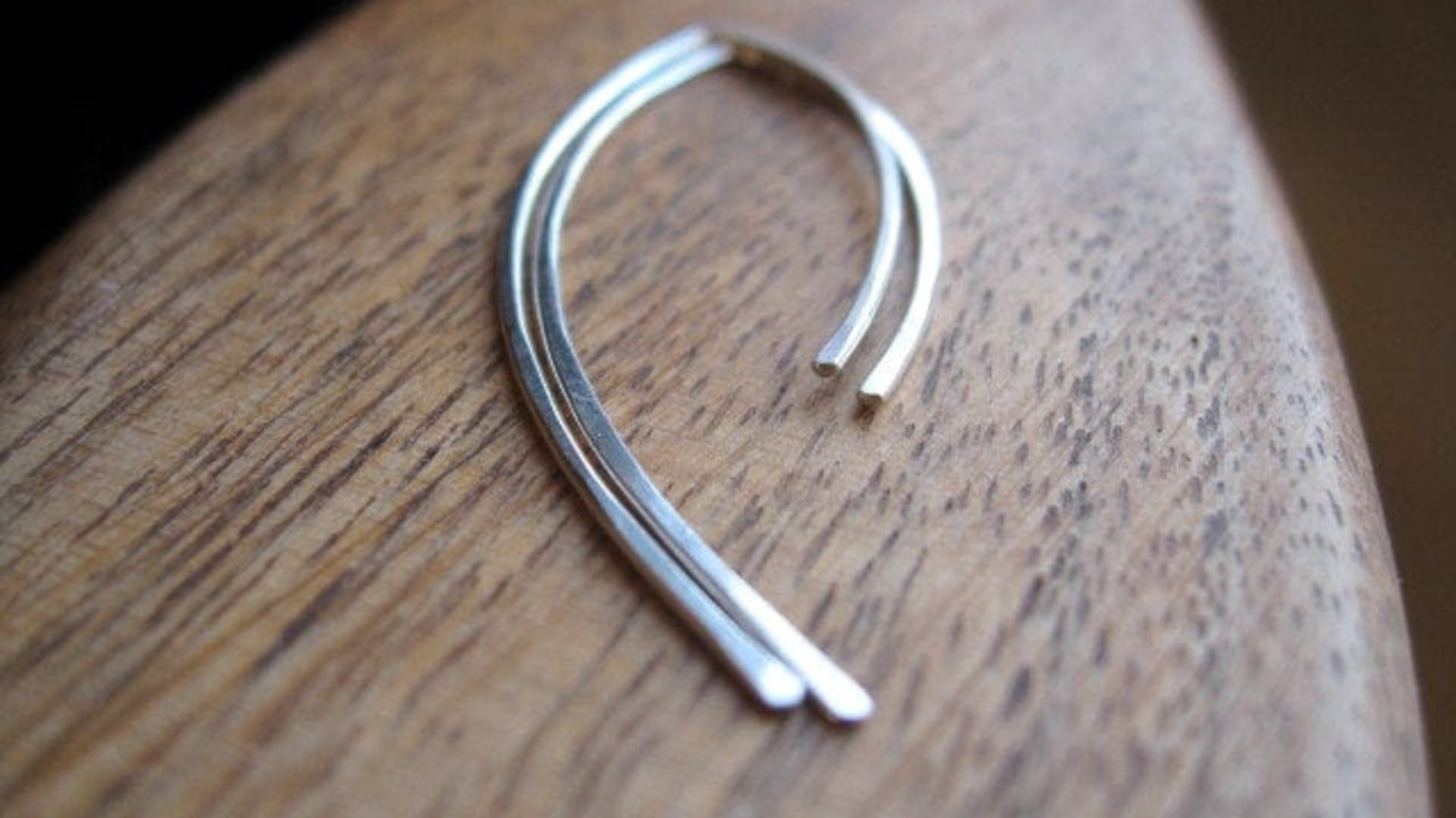 sterling silver threader earrings. simple jewelry. open hoops. modern wire earings.