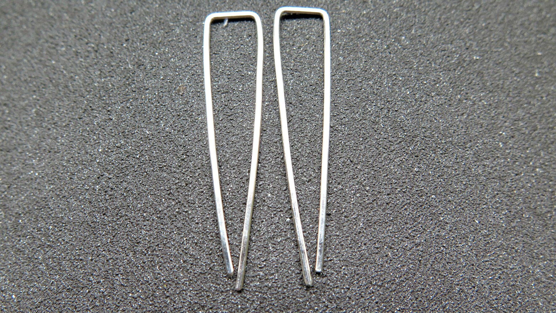 sterling silver earrings. minimalist jewelry. modern hoops.