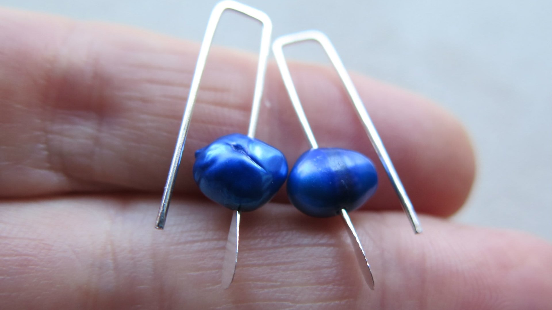 royal blue pearl drop earrings. blue freshwater pearl jewelry. simple pearl jewellery. 7mm pearls. made in Canada