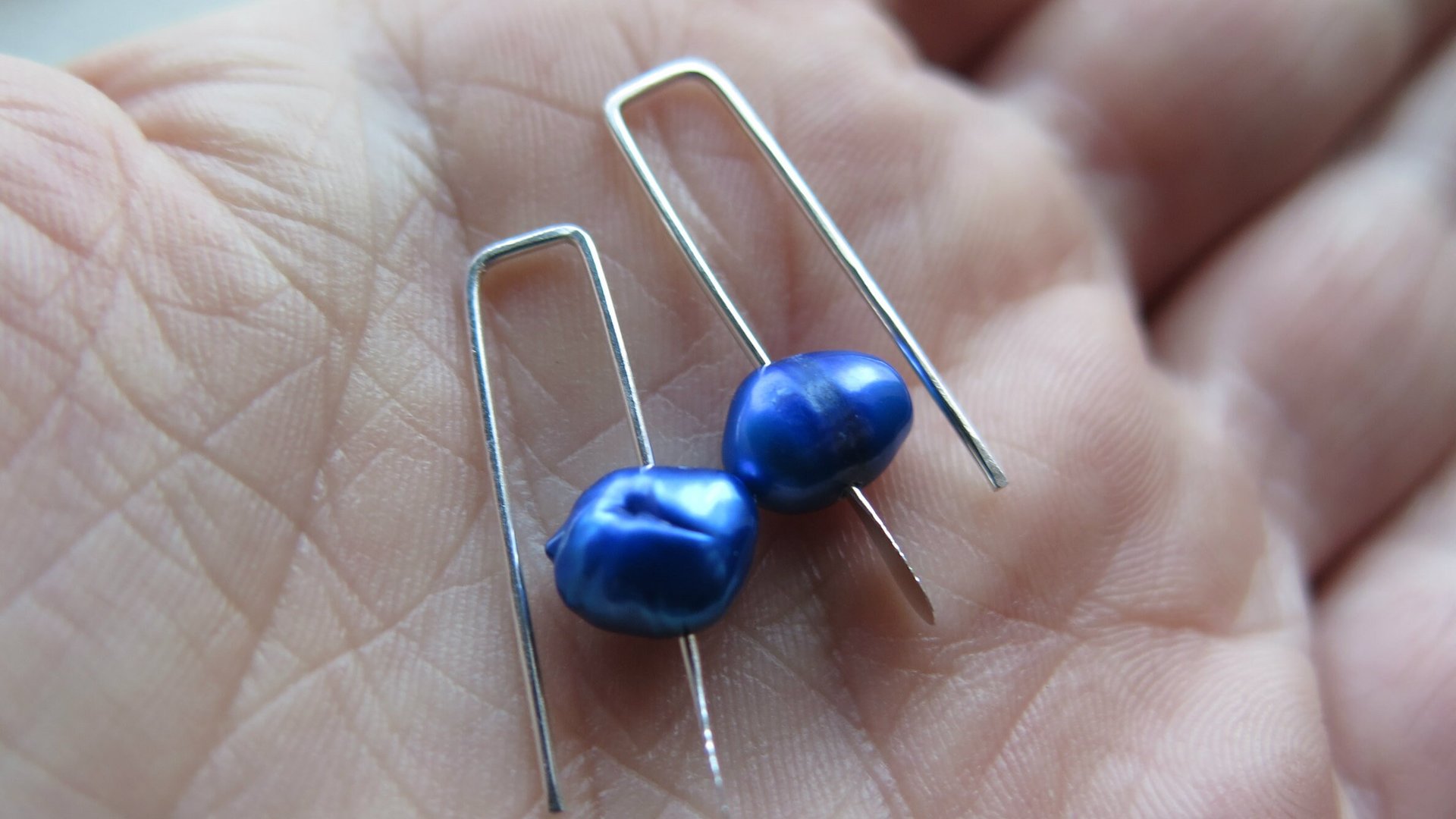 royal blue pearl drop earrings. blue freshwater pearl jewelry. simple pearl jewellery. 7mm pearls. made in Canada