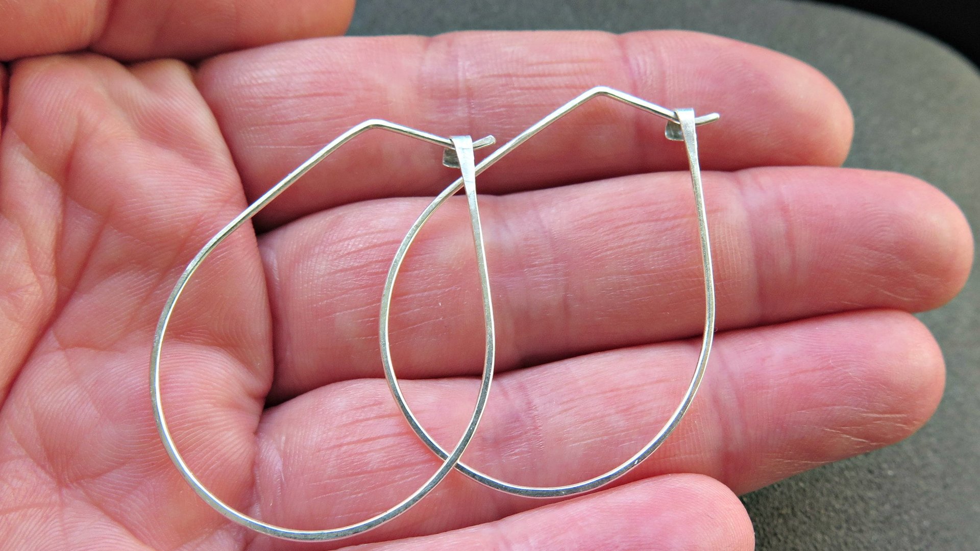 hammered sterling silver hoops. teardrop earrings. 20 gauge silver wire earrings. made in Canada