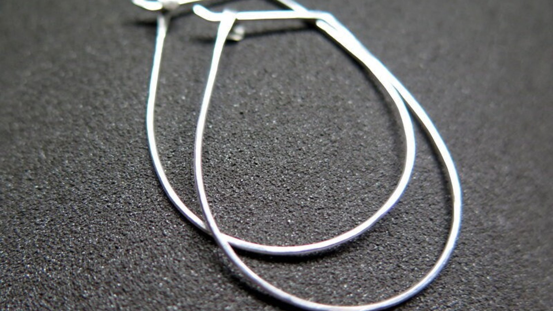 hammered sterling silver hoops. teardrop earrings. 20 gauge silver wire earrings. made in Canada