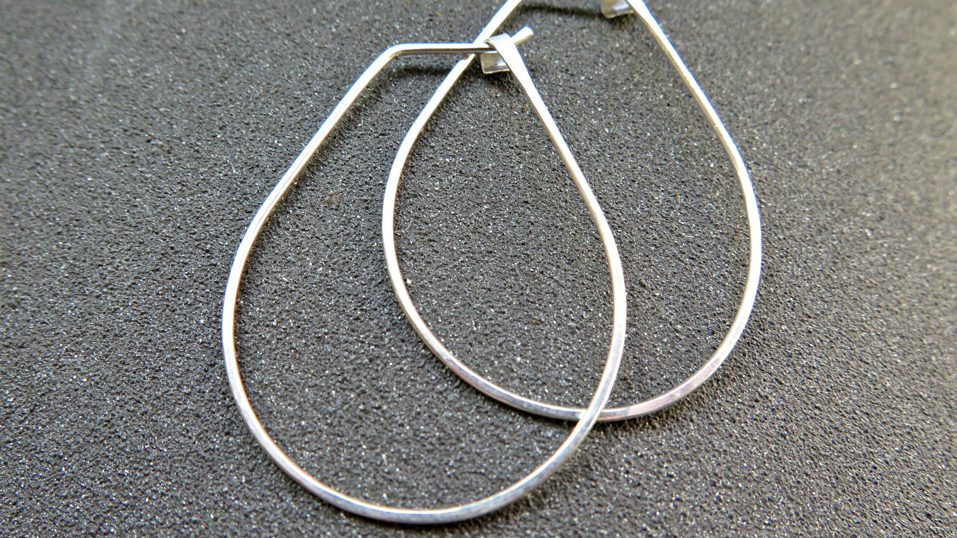 hammered sterling silver hoops. teardrop earrings. 20 gauge silver wire earrings. made in Canada