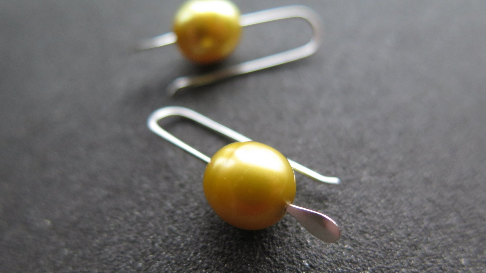 sunflower yellow pearl earrings. freshwater pearl drop earrings. modern pearl jewellery. splurge.