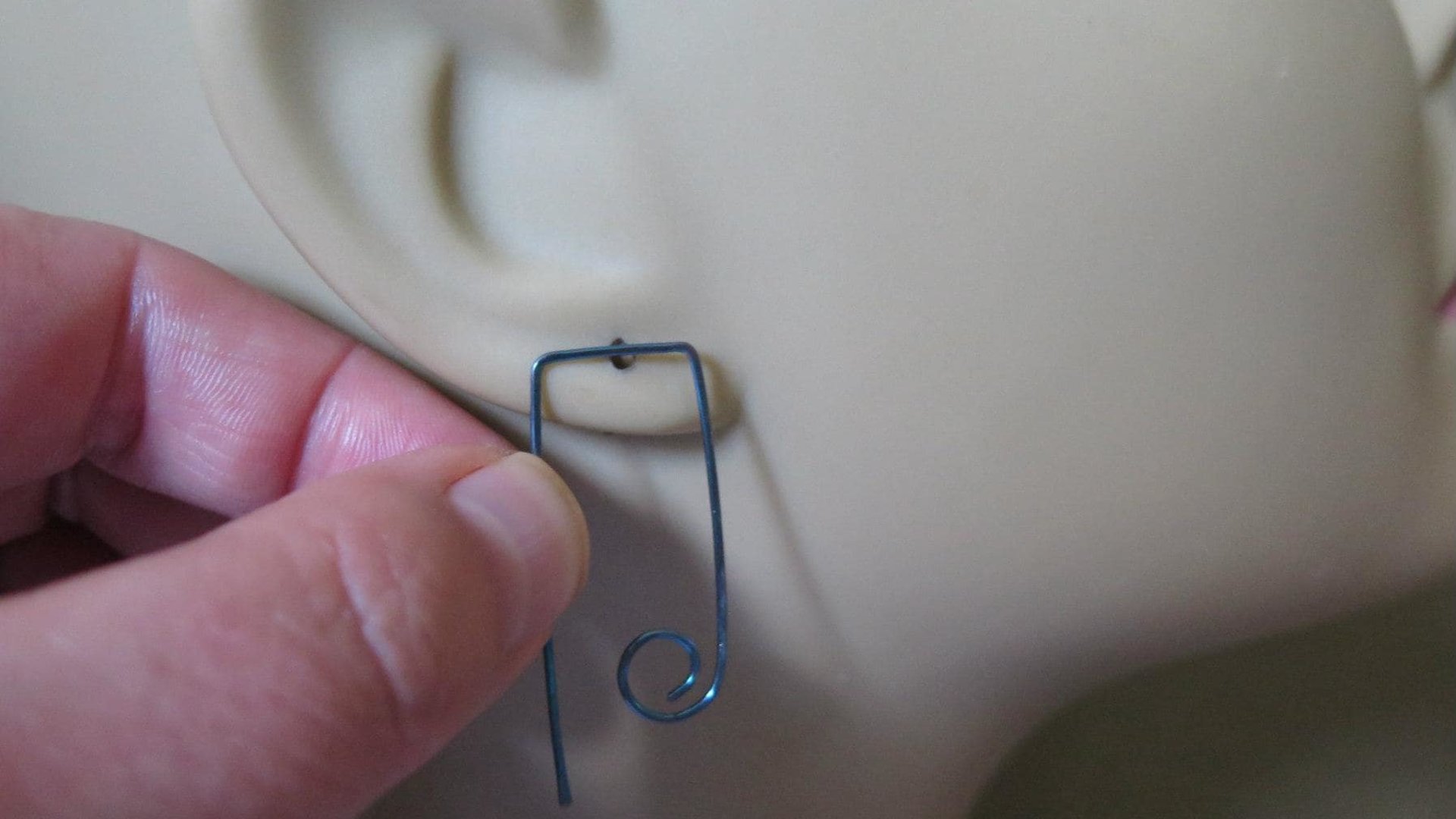 unique turquoise earrings in anodized niobium wire. hypoallergenic jewelry. niobium earwires. modern splurge.