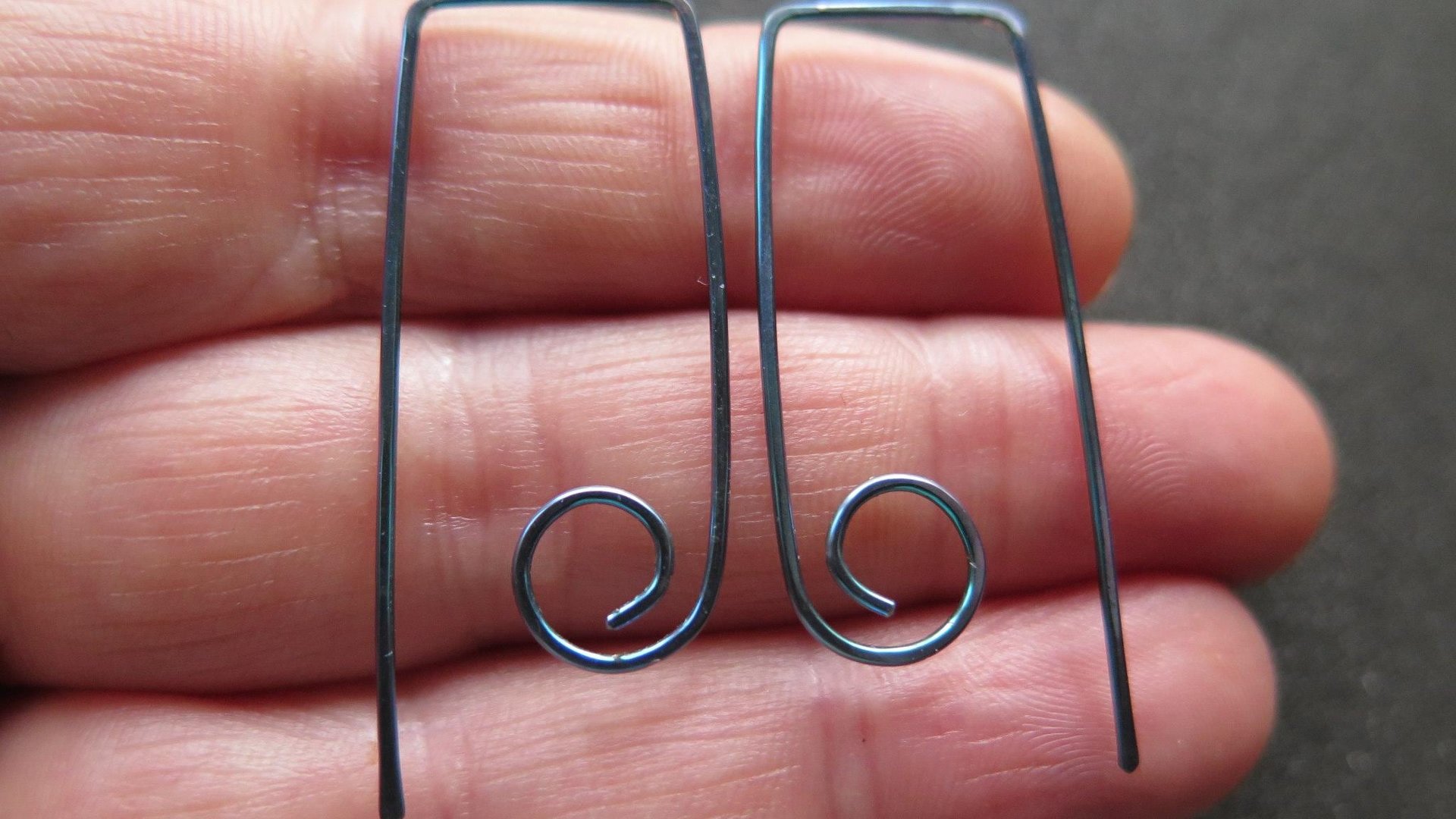 unique turquoise earrings in anodized niobium wire. hypoallergenic jewelry. niobium earwires. modern splurge.