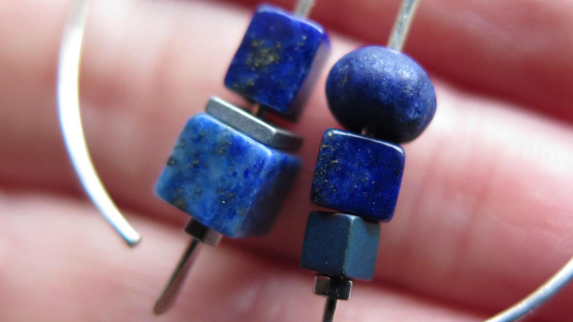 asymmetrical lapis lazuli earrings in sterling silver. modern blue earrings. blue gemstone jewelry. hematite jewellery.