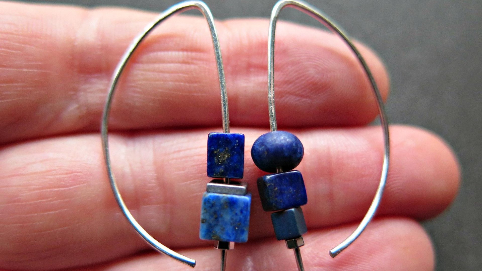 asymmetrical lapis lazuli earrings in sterling silver. modern blue earrings. blue gemstone jewelry. hematite jewellery.