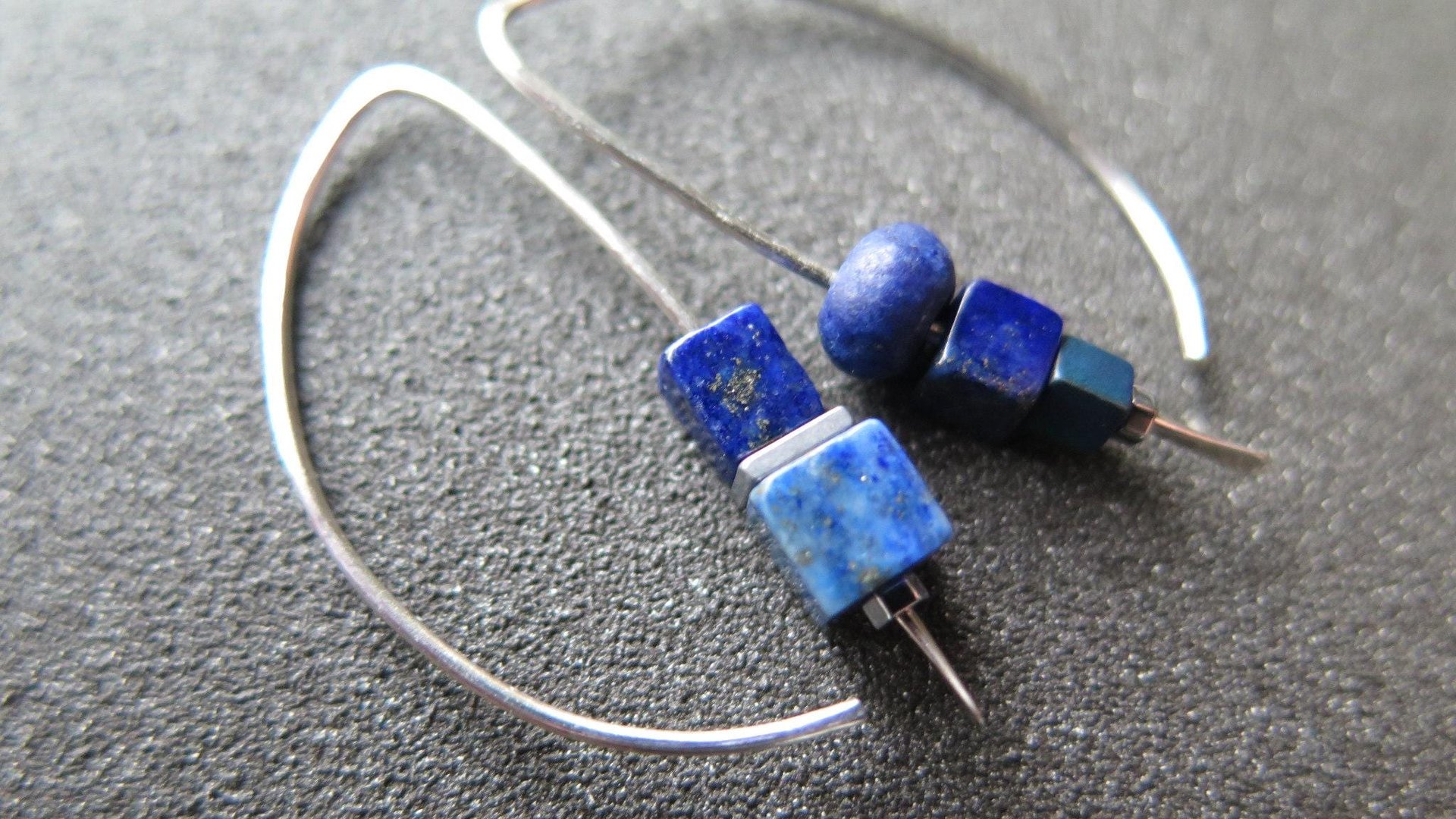 asymmetrical lapis lazuli earrings in sterling silver. modern blue earrings. blue gemstone jewelry. hematite jewellery.