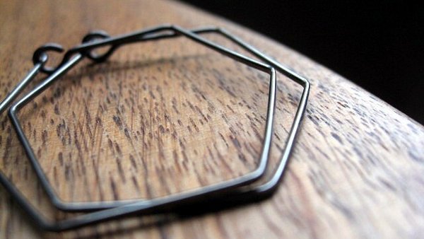 hexagon earrings. niobium hoops for sensitive ears. geometric hoops. niobium wire jewelry.