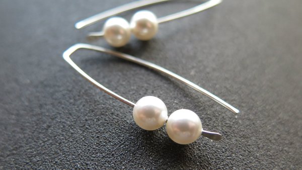 white pearl earrings in sterling silver. crystal pearl jewelry. 1 1/2” drop earrings.